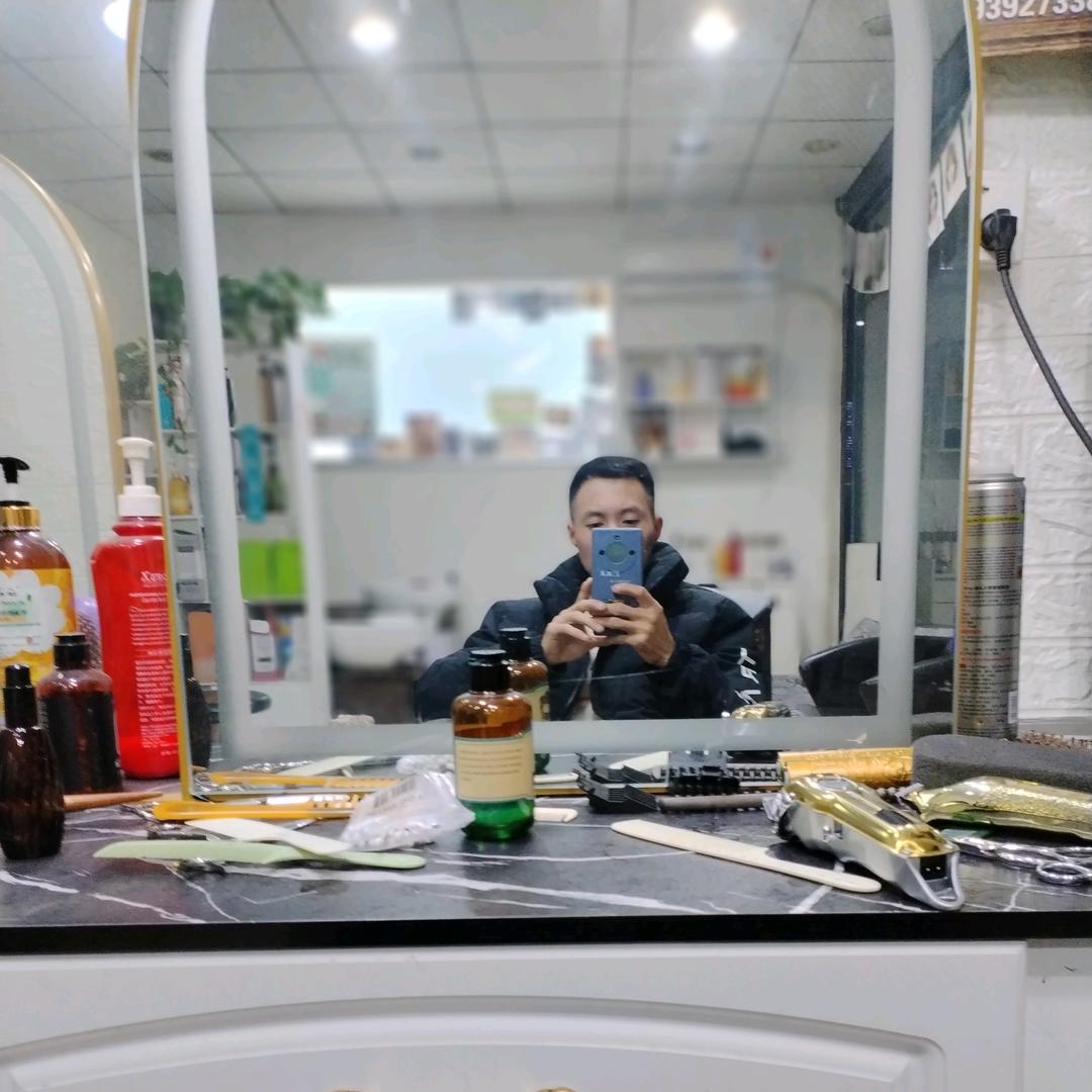 澳门🇲🇴帅仔（承蒙厚爱）