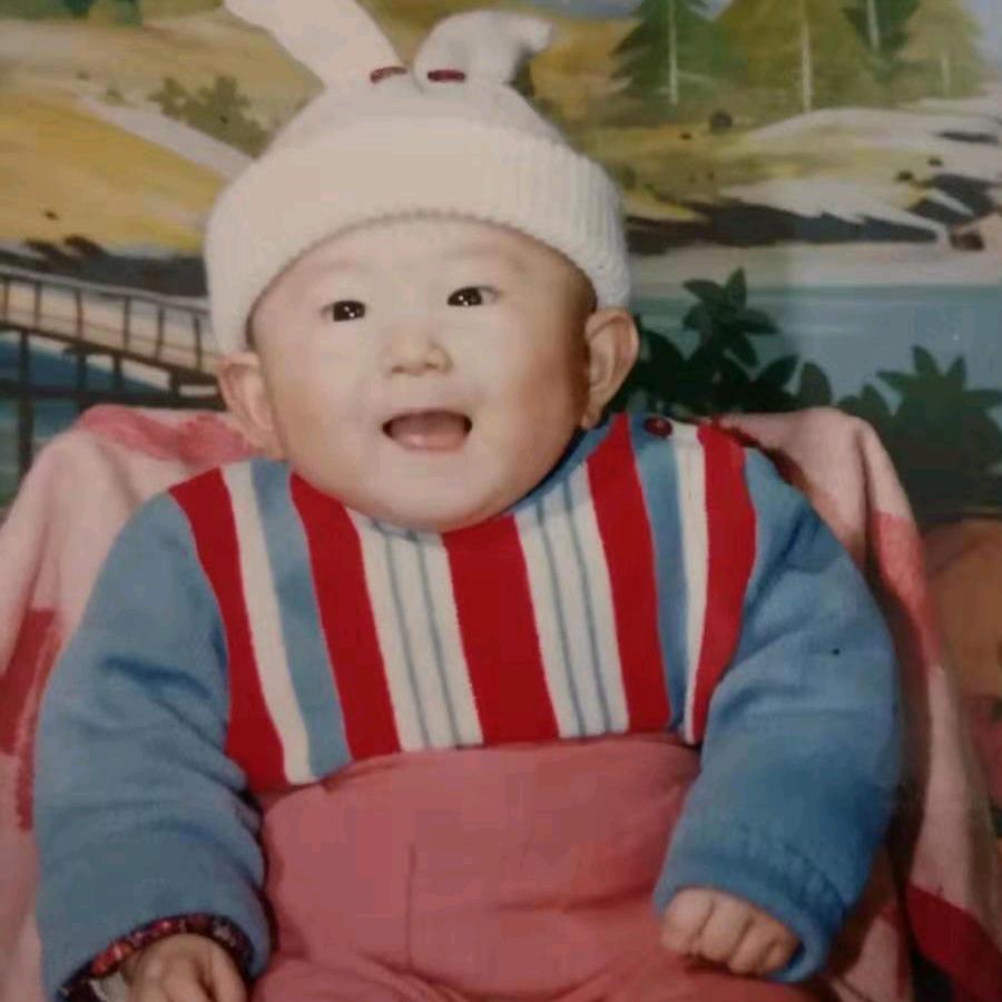 李小LI