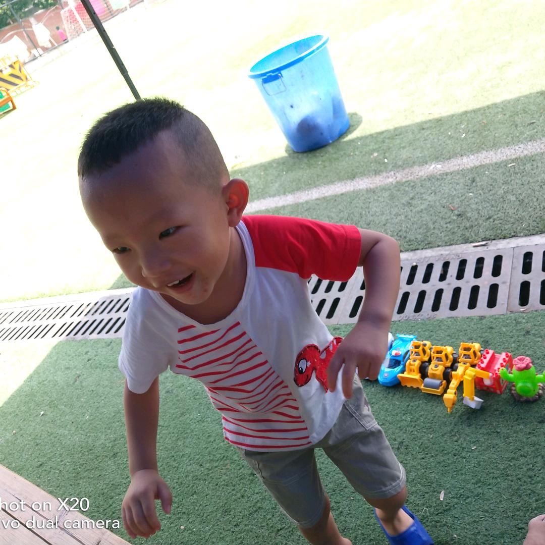 何庙村最靓的仔