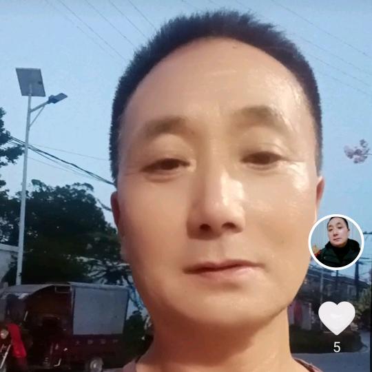 唱歌爱跑调的杰哥