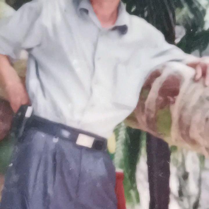 黄友珍