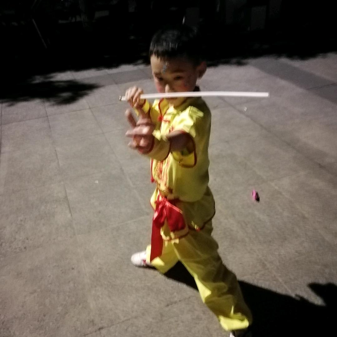 我家有个小话唠