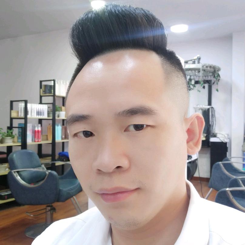 大亚弯秋谷康城时尚艺剪设计男女发型找滕江