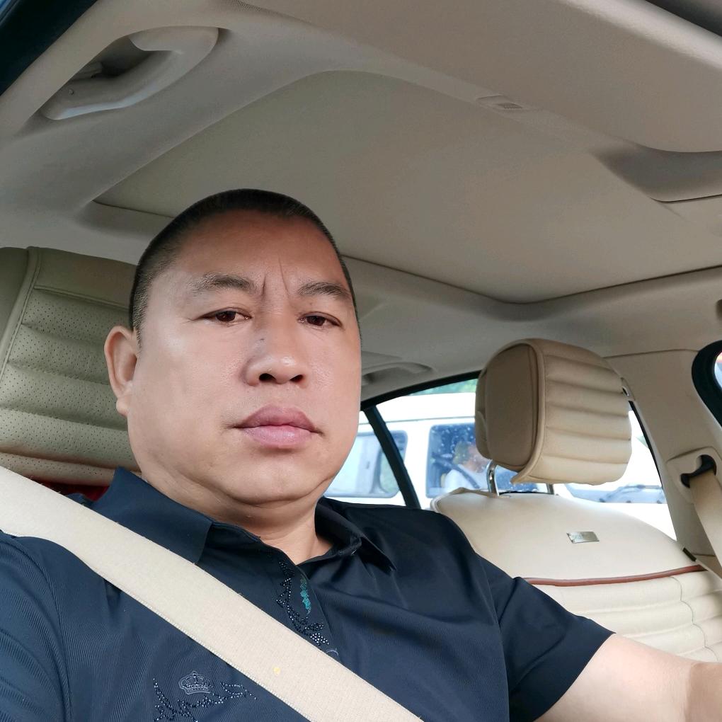亮欣玻璃厂潘长国