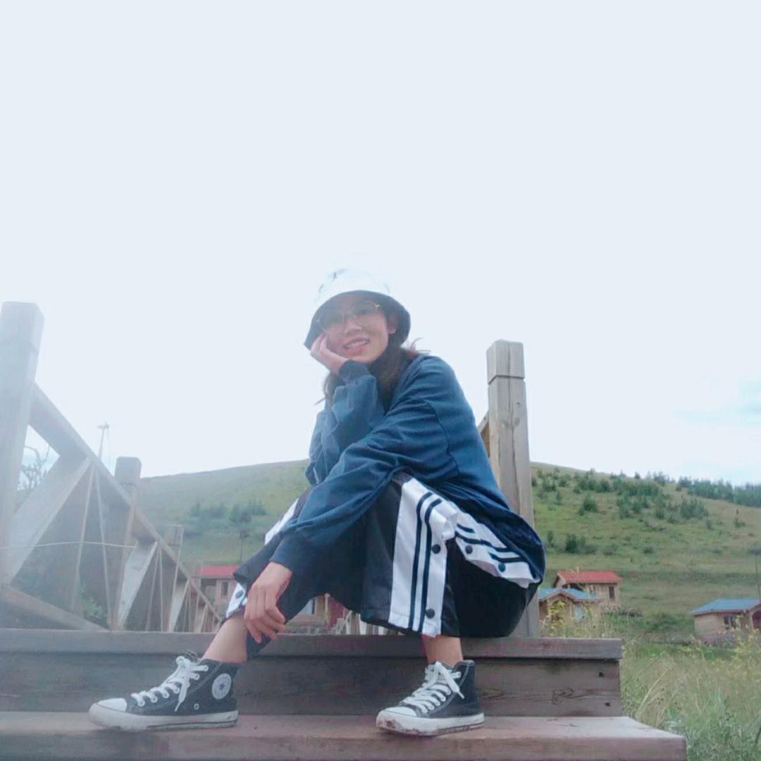 👑小何摆摊记