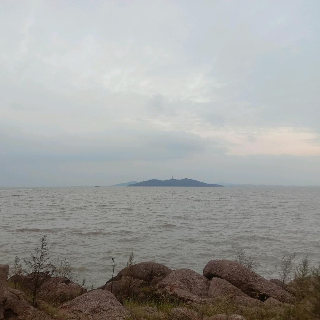 巢湖南岸