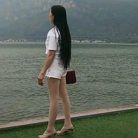 心中有苦不知向谁说