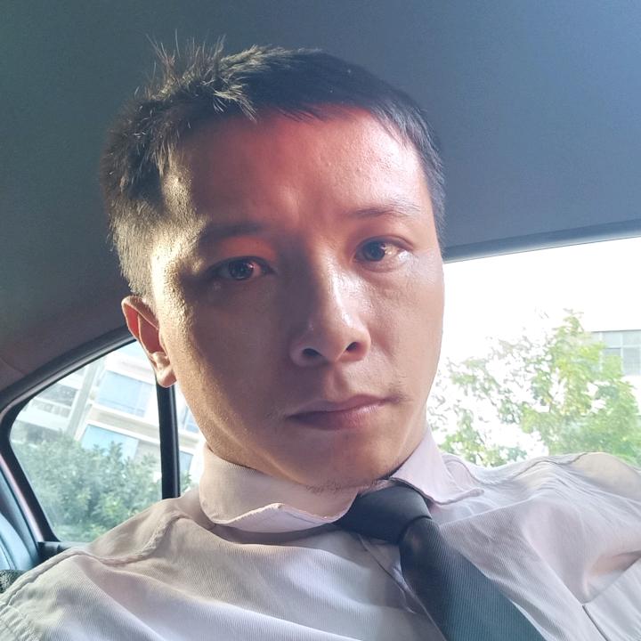 废品小哥收废品