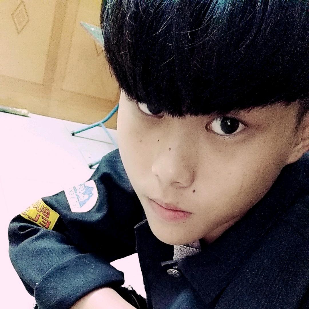 我姓邹，我心糟℡