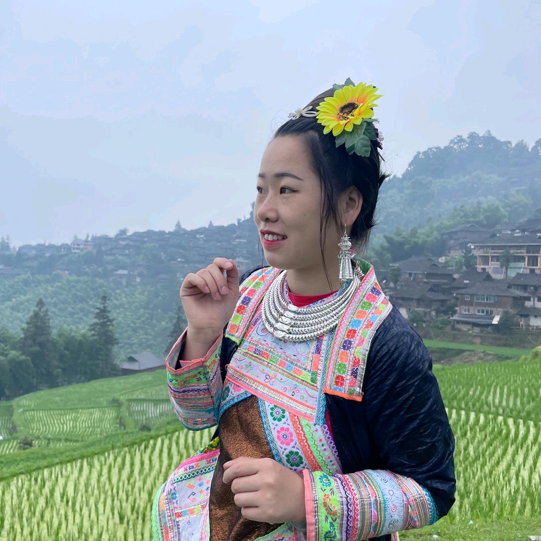 岜沙妹（苗族风情）