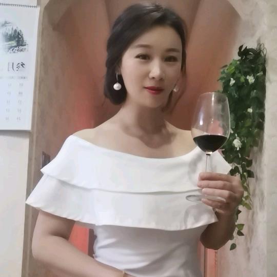黄语（酒娘）
