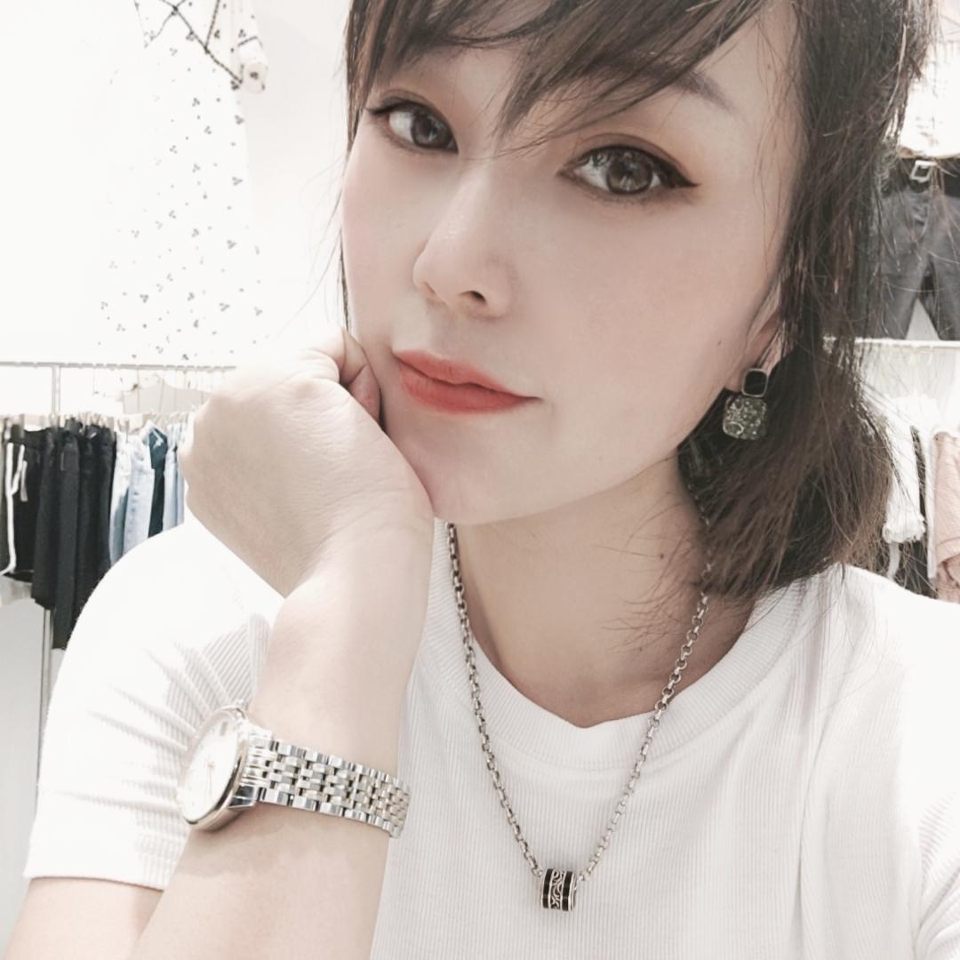 娜娜《衣心衣意》
