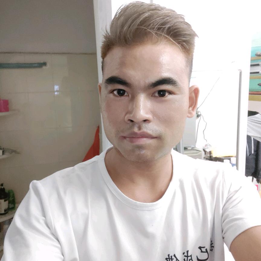 坐在坟头调戏鬼👻