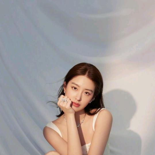 ᕙ (° 一切~ ° 随缘~)