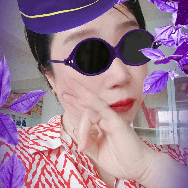 每天太阳升起来。杨艳。