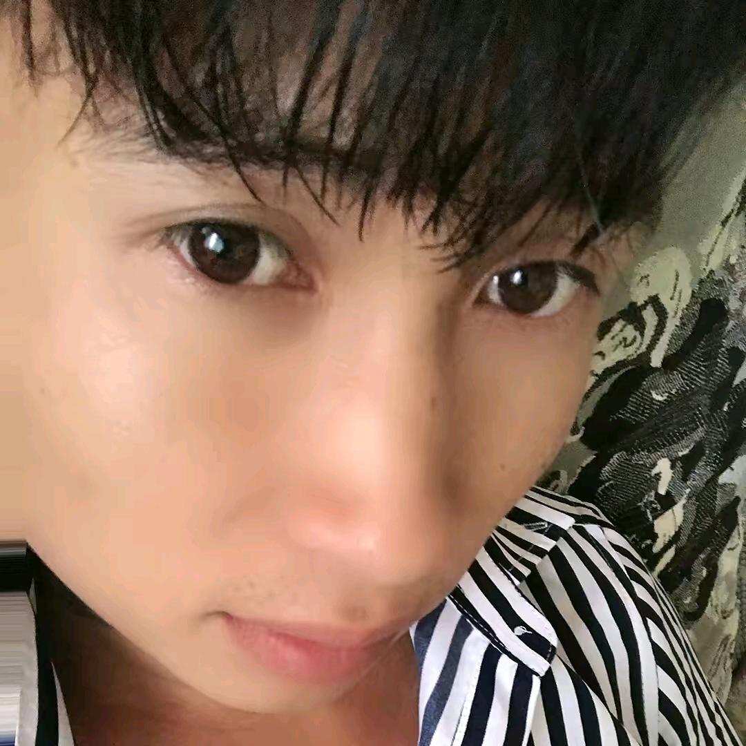 ╭(╯表哥╰)╮