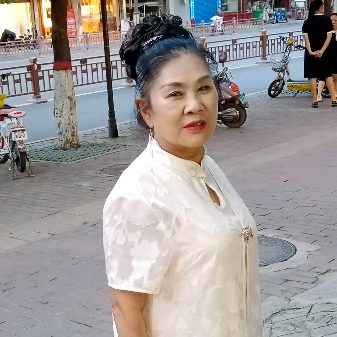 用户3030603935197火山李大姐