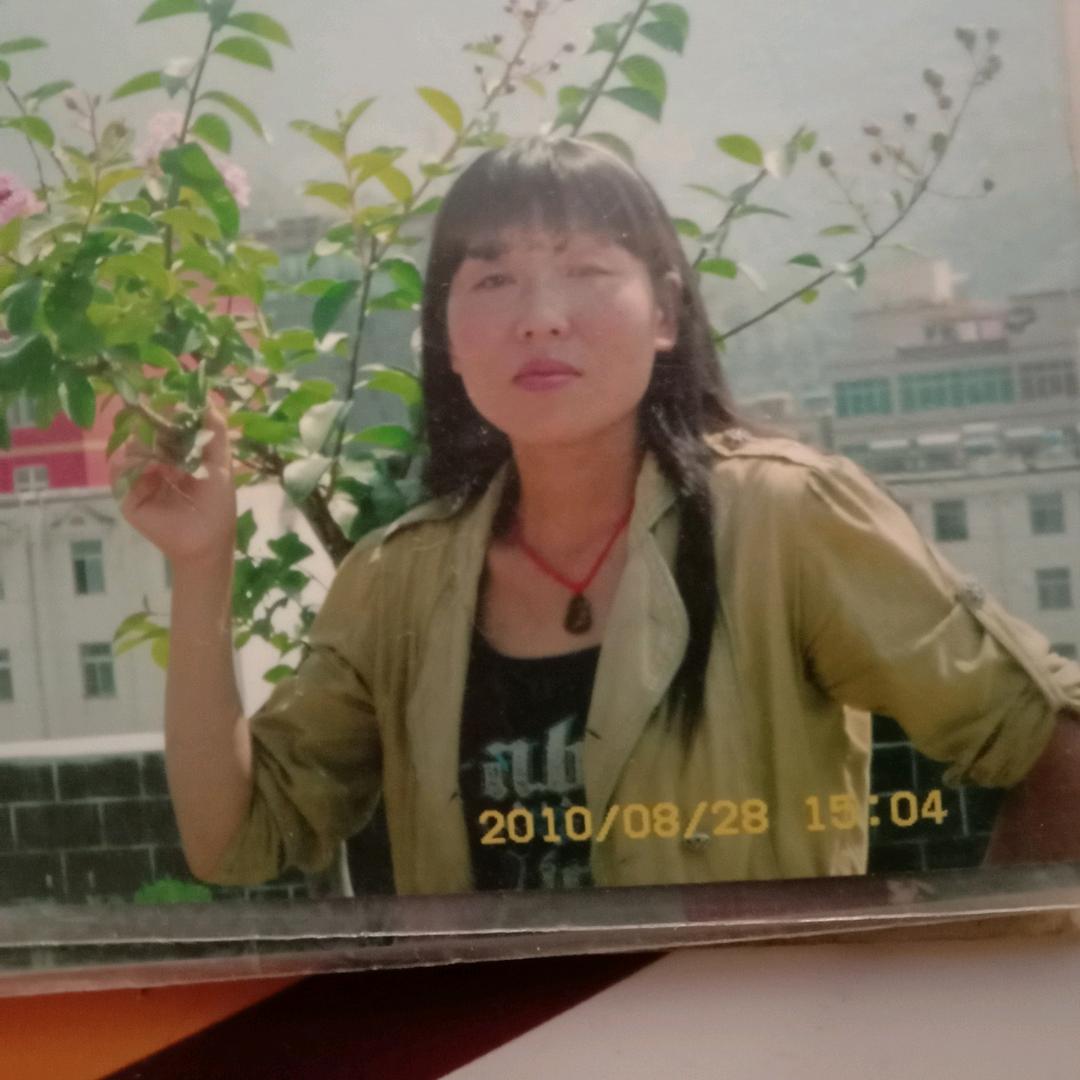 芳婷缝纫店（修衣服 换拉链）