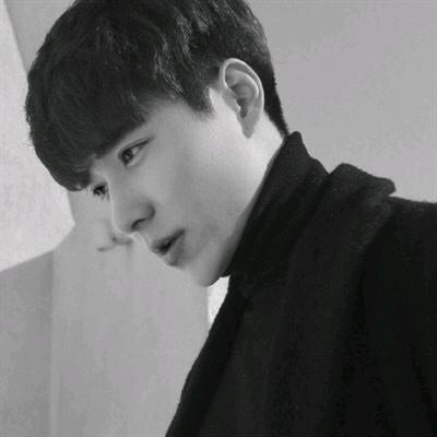 阳光男孩( っ'-')╮ =͟͟͞͞🏀