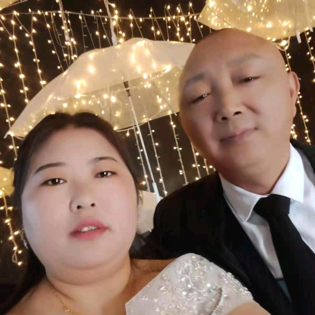 用户556603吴依洛的爷爷