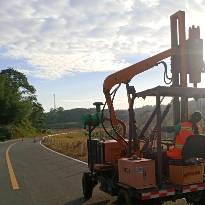 江西赣州市波形护栏安装龙南施工队