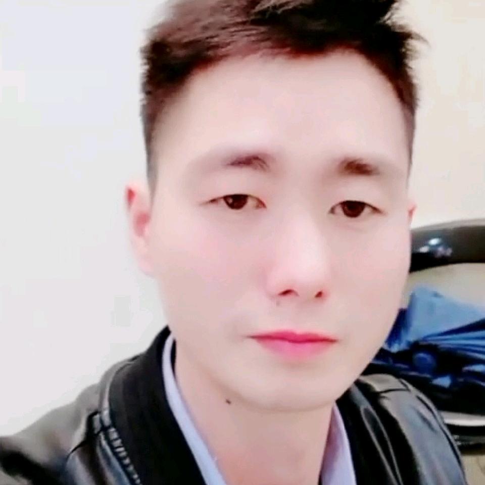 张龙，龙辉潮流店铺