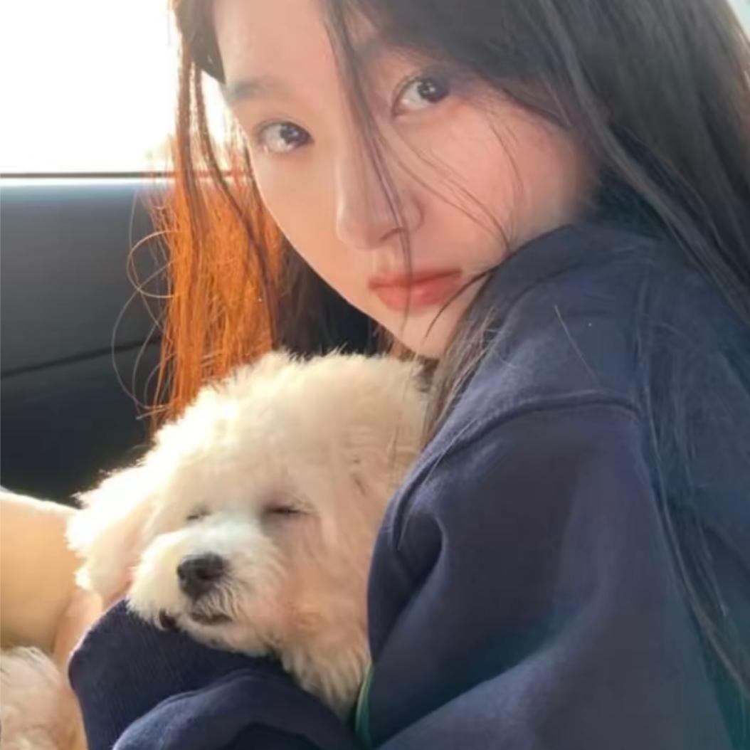 买配件的小女孩🙍‍♀️