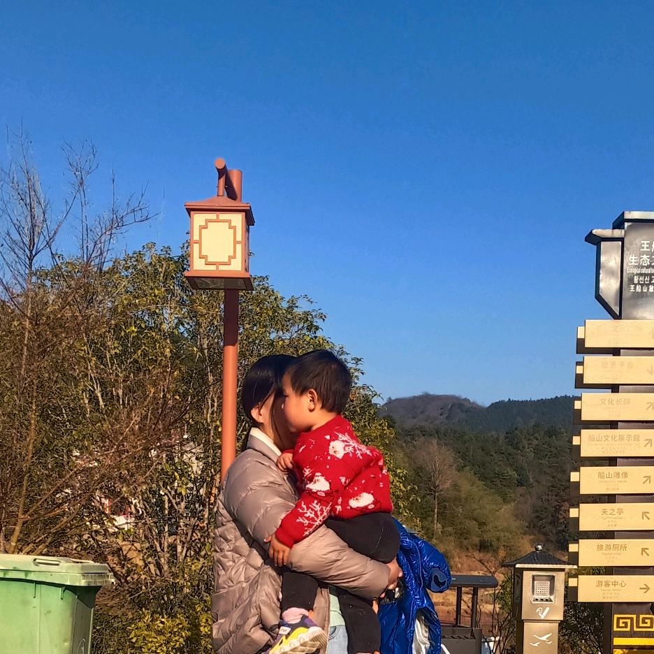 黄利