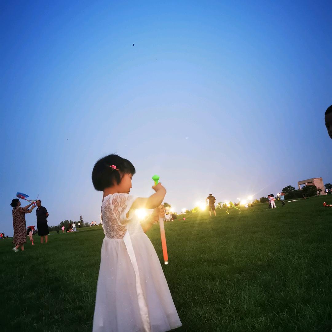 夏日炎炎。