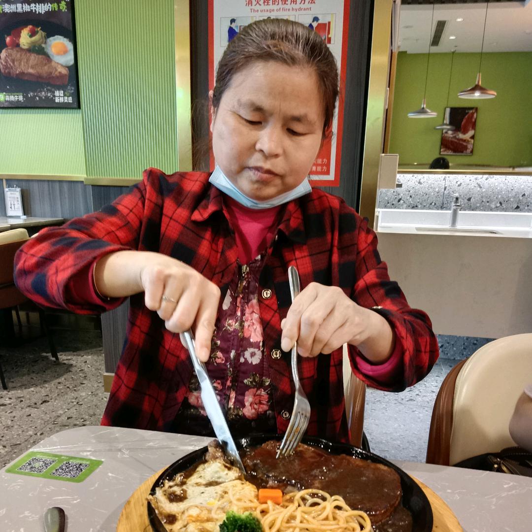 杨静