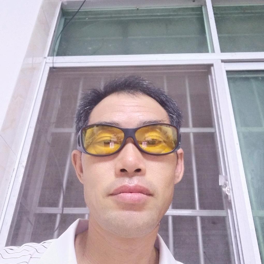 黄大哥包送桶装水