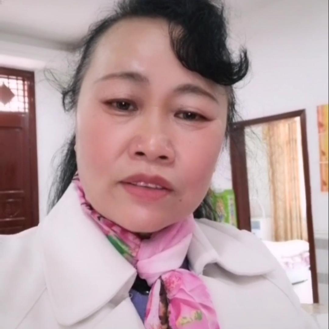 均村开心舞队，玉姐