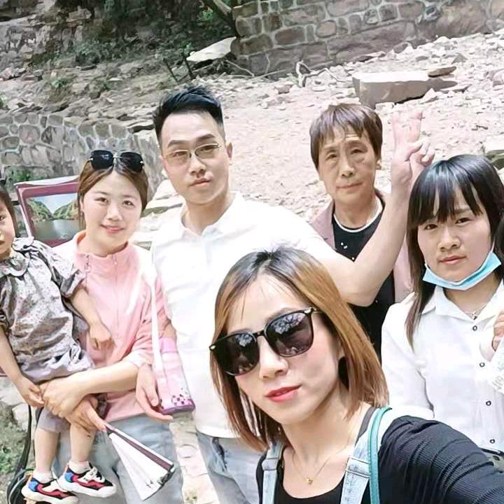 雪花飘飘，，