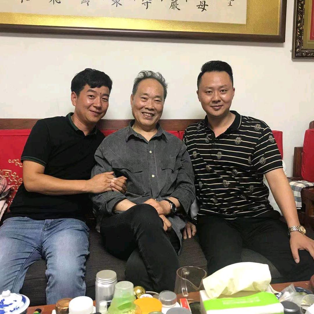 八界演艺，艺名《刘小坤河》