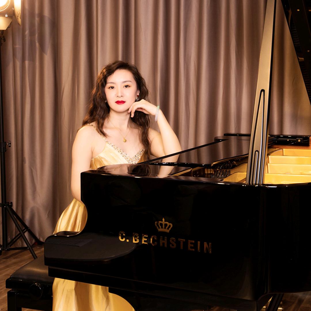 钢琴卢卢老师