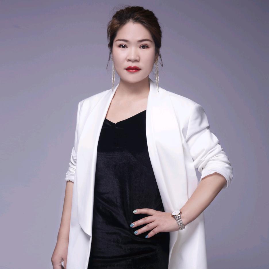 美业  小月