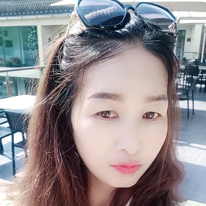 吃不到棒棒糖的小熊