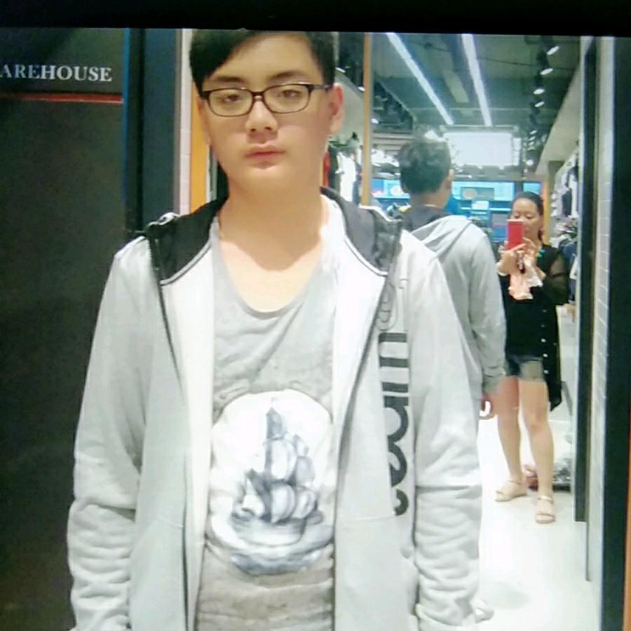 大不糊涂   小不计较。