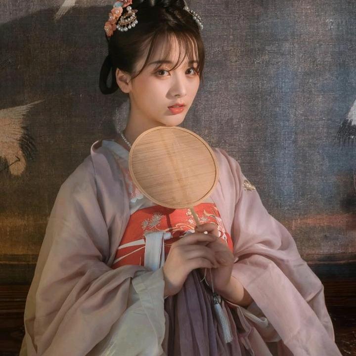 罗