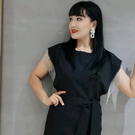 赛娜姆尔女装店