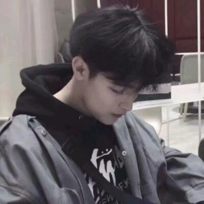 -HUI辉-