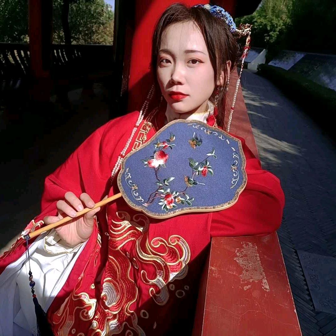 胤易安