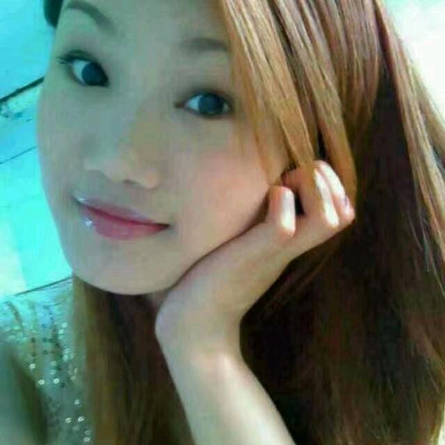 甜美的笑笑
