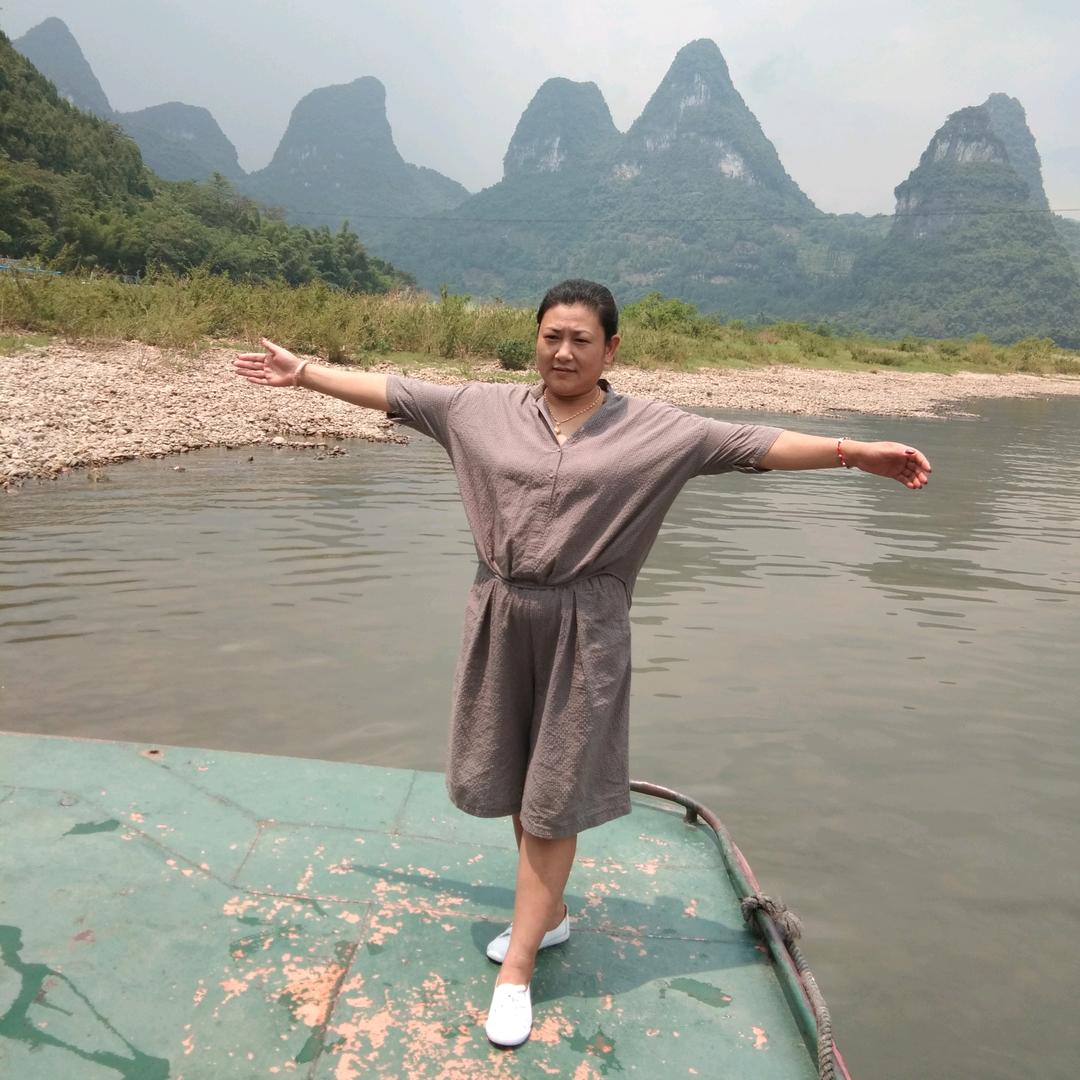 月上茶颜国潮奶茶店