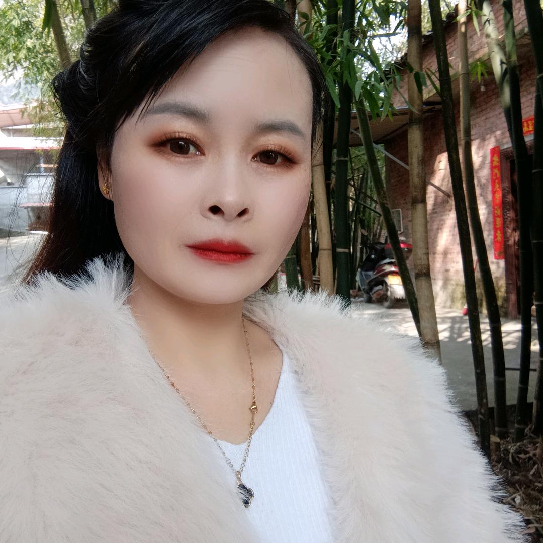 李霞