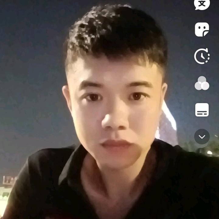 加弹￥小哥