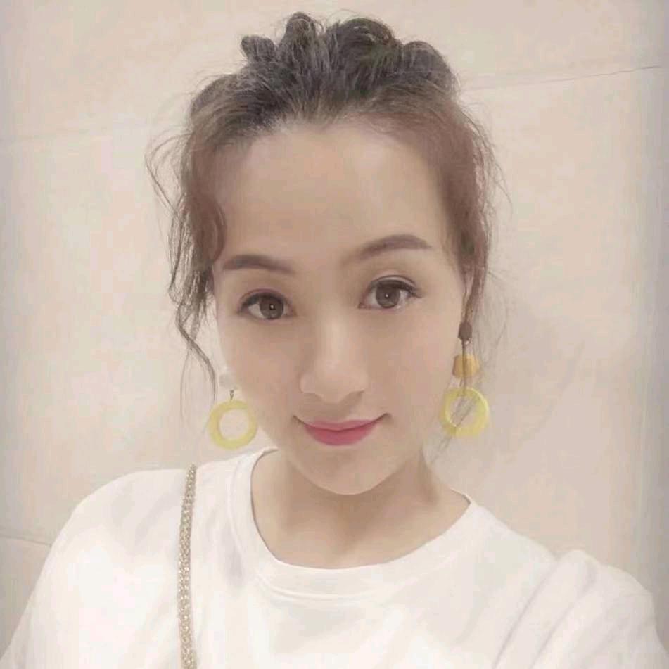 卖别叠、叠墅的小芳