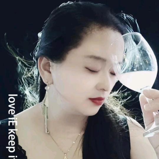 姐💃💃姓欧阳。