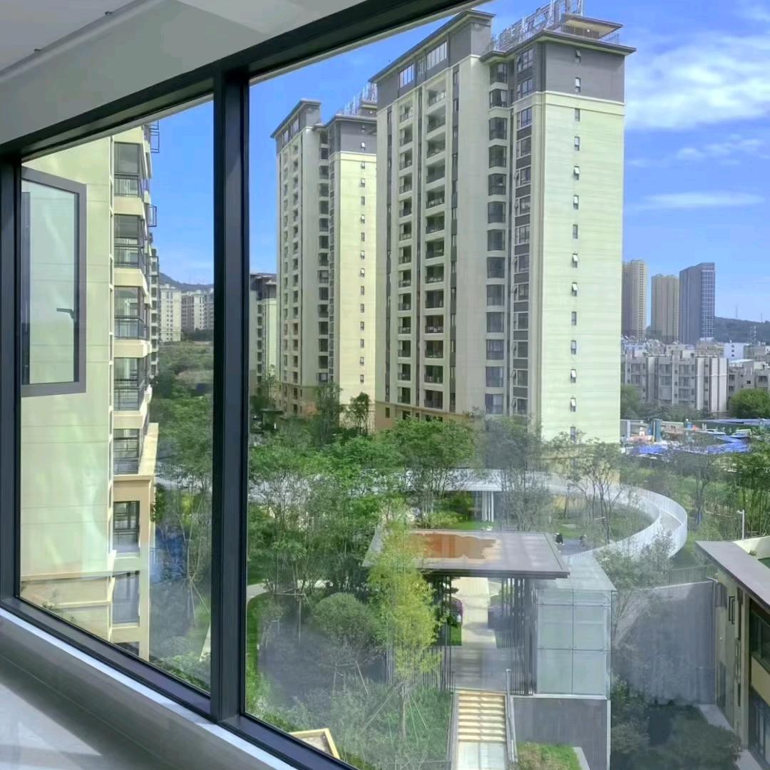 欧亿佳系统门窗。