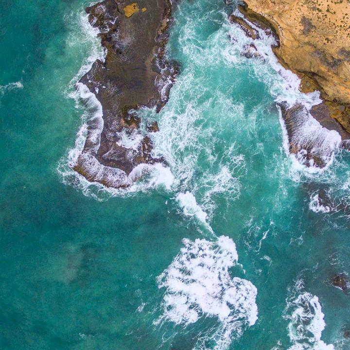 波涛中的一滴水